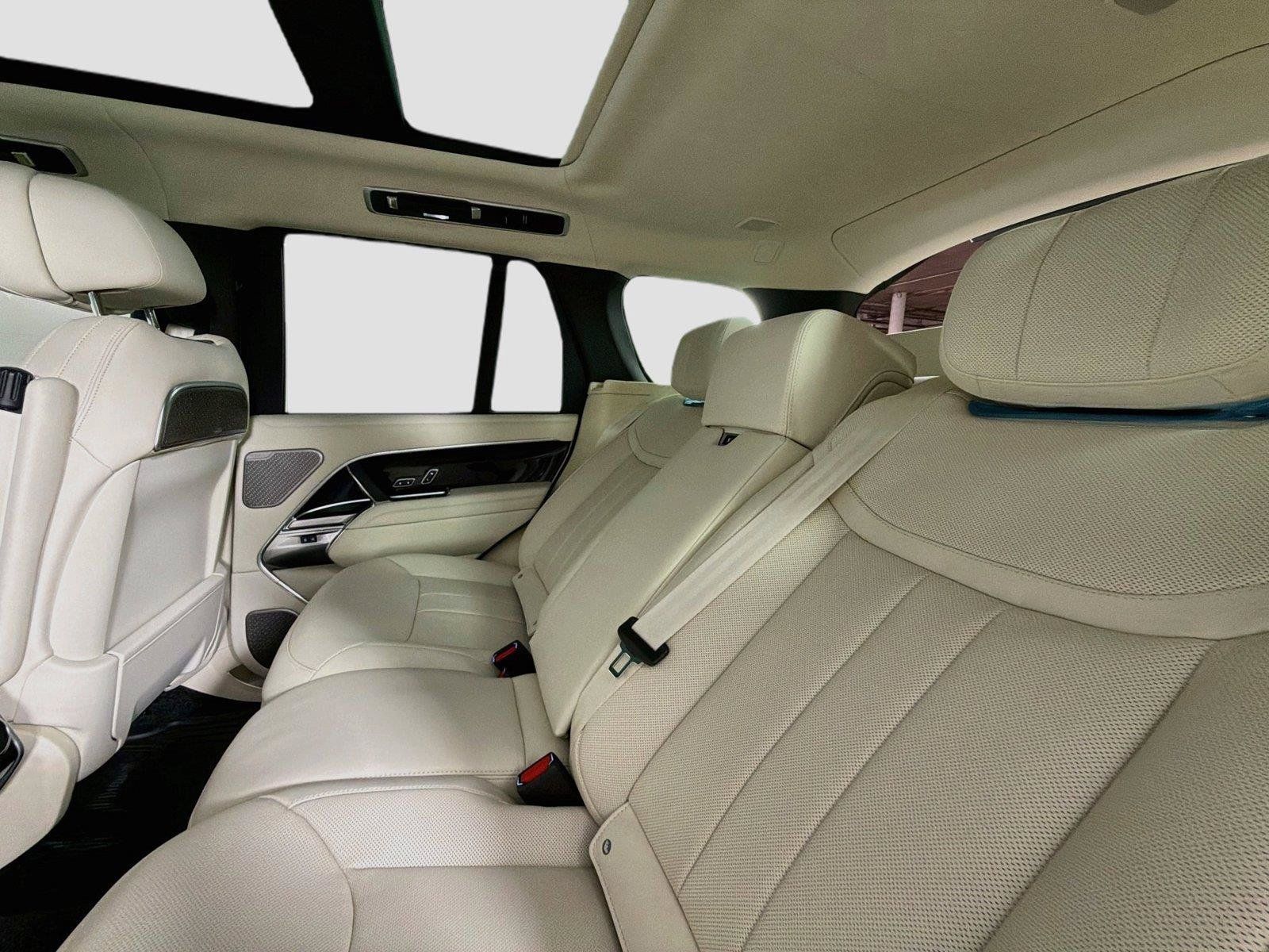 New 2027 Land Rover Range Rover Autobiography AWD/4WD image 25