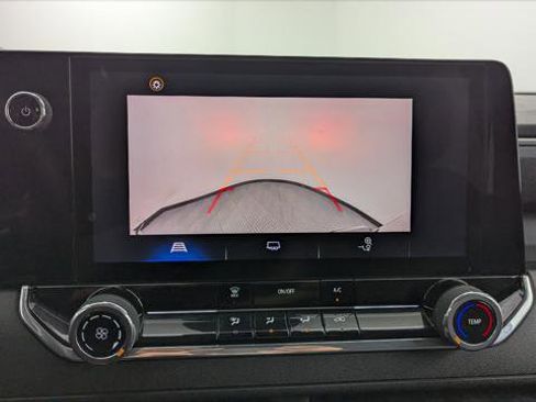 Used 2024 Chevrolet Colorado W/T RWD image 29