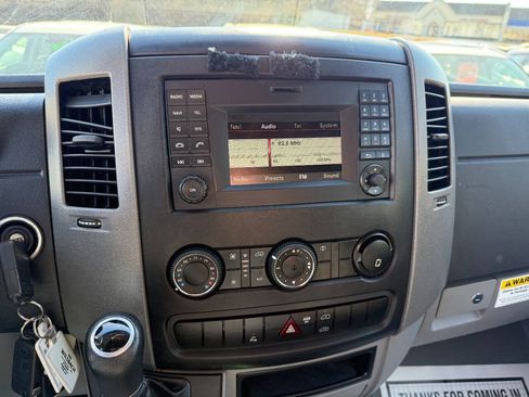 Used 2014 Freightliner Sprinter 3500 RWD image 15