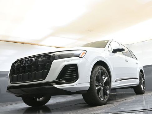 Used 2025 Audi Q7 3.0T Premium Plus w/ Premium Plus Package image 35