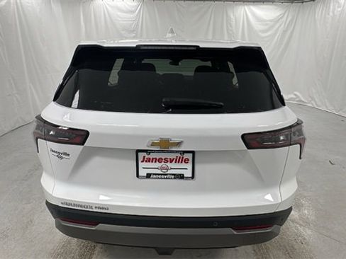 Used 2025 Chevrolet Equinox LT image 4