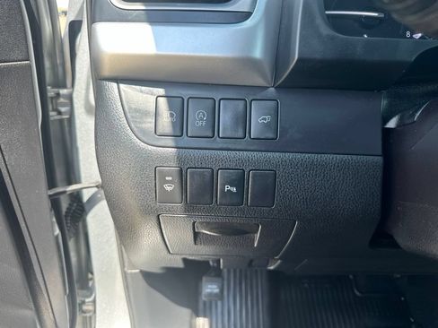 Used 2018 Toyota Highlander Limited AWD/4WD image 12