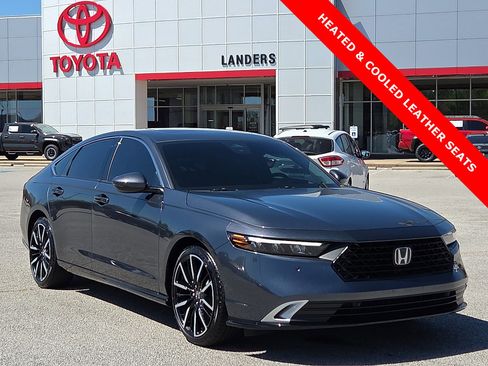 Used 2025 Honda Accord Touring image 1