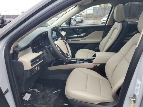 New 2026 Lincoln Corsair Premiere image 12