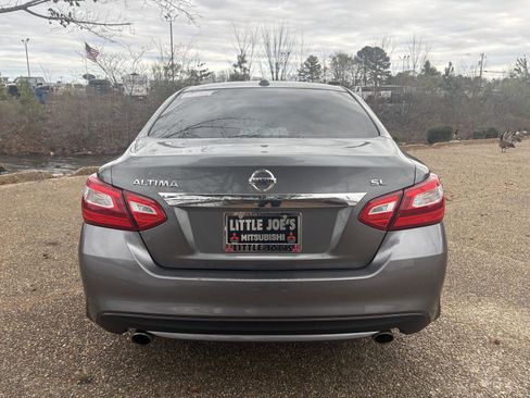 Used 2016 Nissan Altima 2.5 SL w/ 2.5 Technology Package image 6