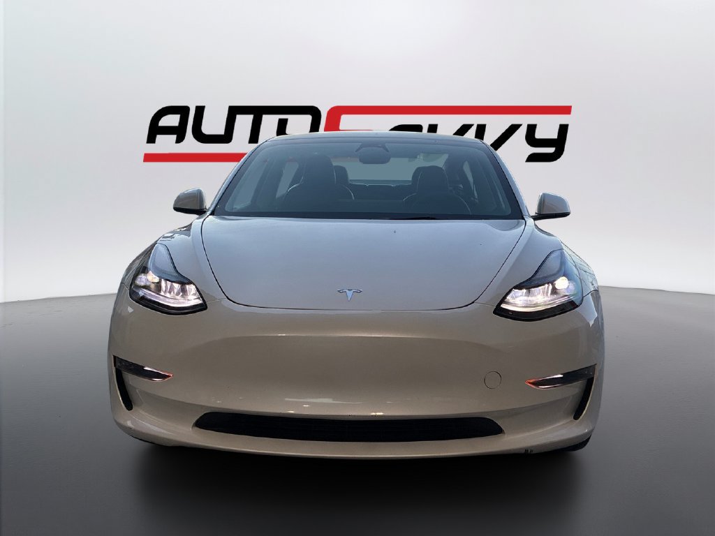 Used 2023 Tesla Model 3 Standard Range RWD image 2
