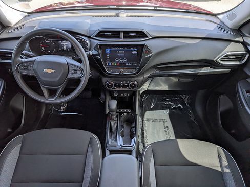 Used 2023 Chevrolet TrailBlazer LT w/ Convenience Package FWD image 14
