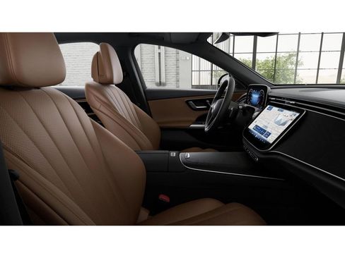 New 2026 Mercedes-Benz E 350 4MATIC Sedan image 4