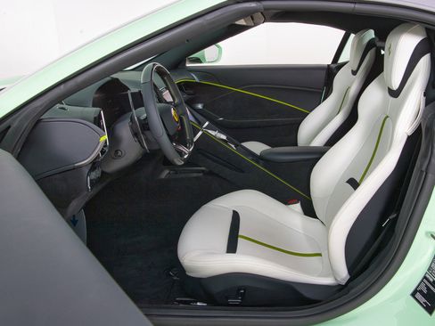 Certified 2025 Ferrari Roma Spider image 5