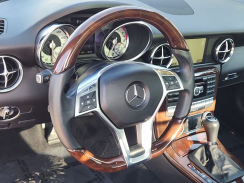 Used 2014 Mercedes-Benz SLK 350 image 12