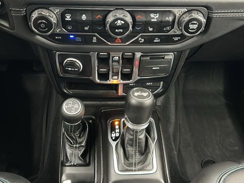 Used 2024 Jeep Wrangler High Altitude image 22