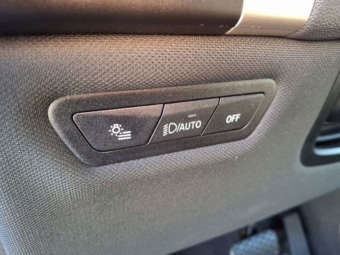 Used 2025 BMW iX xDrive50 image 26