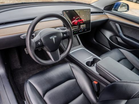 Used 2022 Tesla Model 3 Standard Range image 12