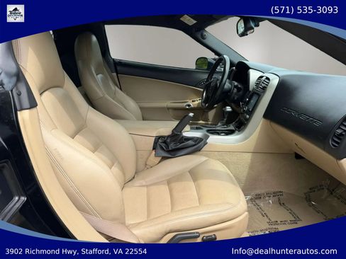 Used 2005 Chevrolet Corvette Coupe w/ Preferred Equipment Group RWD image 17