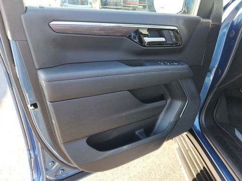 New 2026 Chevrolet Suburban LS image 23