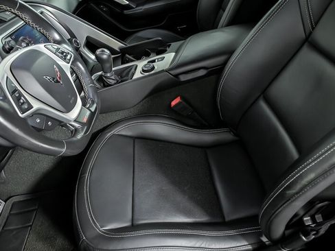 Used 2015 Chevrolet Corvette Z06 w/ 3LZ Preferred Equipment Group RWD image 18