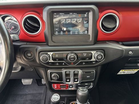 Used 2020 Jeep Wrangler Rubicon w/ Steel Bumper Group image 16