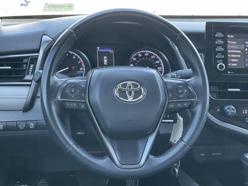 Used 2023 Toyota Camry SE image 8