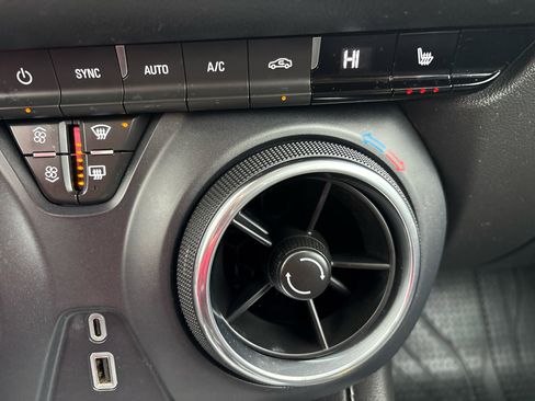 Used 2024 Chevrolet Blazer LT w/ Convenience Package image 16