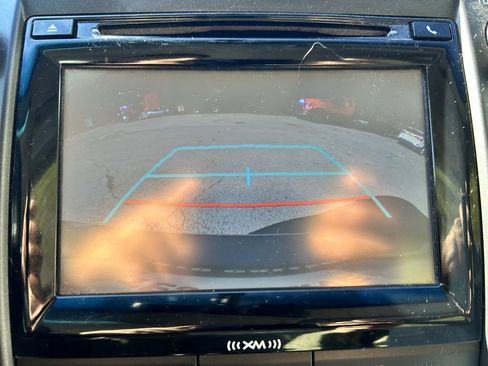 Used 2016 Toyota Camry XLE image 9