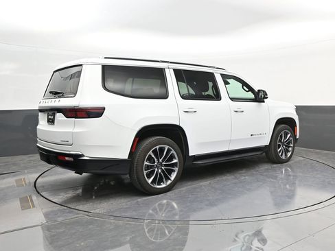 Used 2024 Jeep Wagoneer Series II w/ Premium Group I image 7