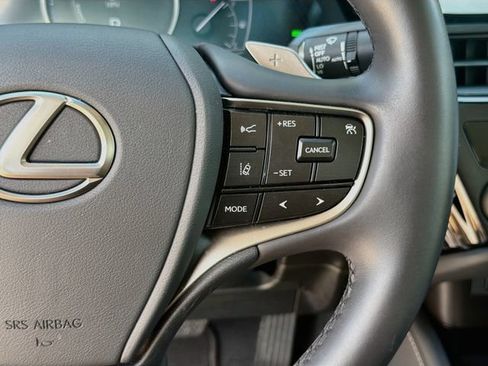 Used 2025 Lexus ES 300h w/ Premium Package FWD image 38