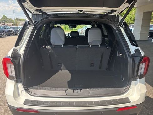 New 2026 Ford Explorer ST-Line RWD image 7