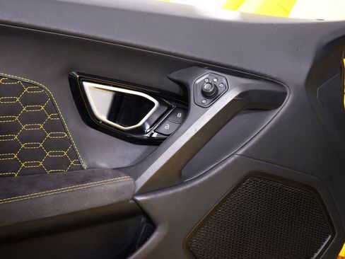 Used 2017 Lamborghini Huracan LP 610-4 image 34