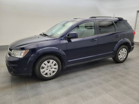 Used 2019 Dodge Journey SE w/ Connectivity Group FWD image 2
