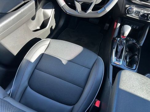 Used 2023 Chevrolet TrailBlazer RS w/ Convenience Package image 14