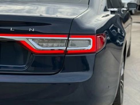 Used 2018 Lincoln Continental Reserve image 9