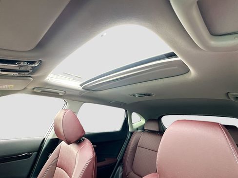 Certified 2023 Kia Seltos SX w/ SX Sunroof Package AWD/4WD image 23