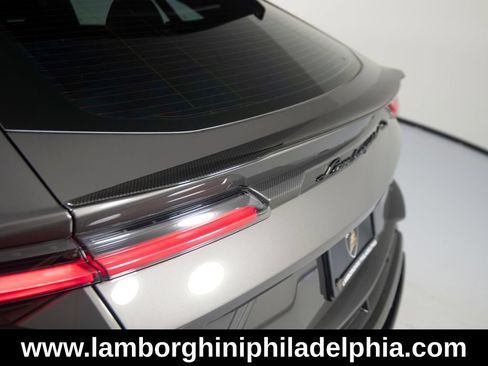 Used 2024 Lamborghini Urus Performante AWD/4WD image 47