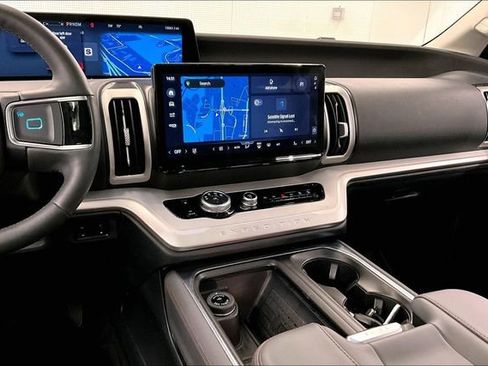 Used 2025 Ford Expedition Max Active image 7