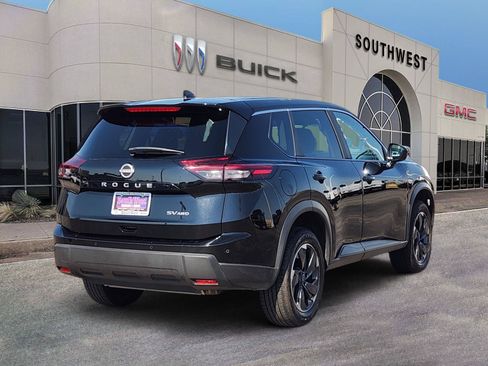 Used 2024 Nissan Rogue SV AWD/4WD image 5