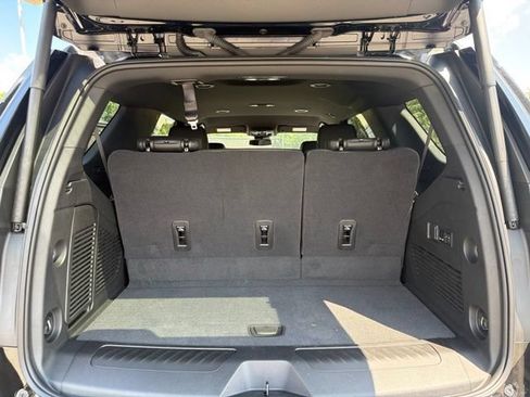 Used 2026 Chevrolet Tahoe LT w/ Comfort Package RWD image 12