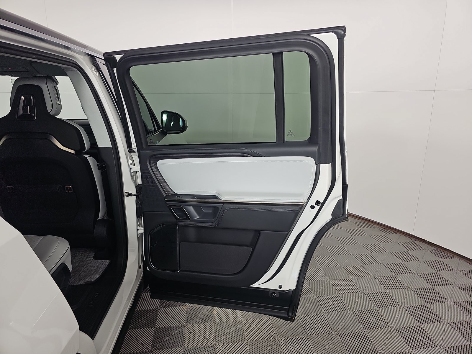 Used 2023 Rivian R1S Adventure Quad AWD/4WD image 19