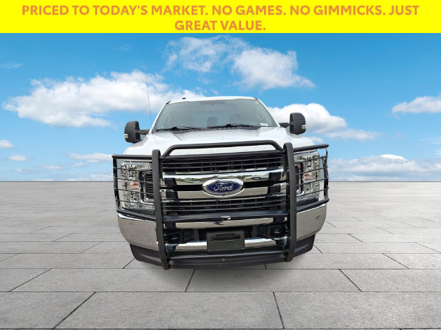 Used 2019 Ford F250 XL w/ STX Appearance Package AWD/4WD image 3