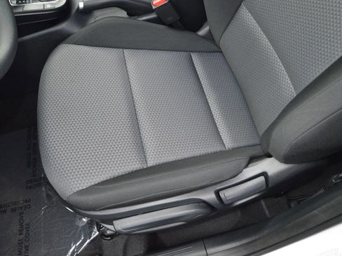 Used 2025 Kia Soul LX image 20