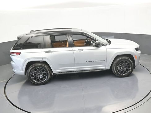 New 2025 Jeep Grand Cherokee Summit image 51