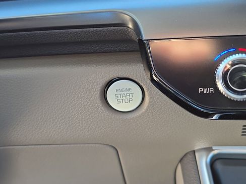New 2026 Kia Carnival FWD image 26