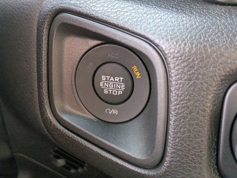 New 2025 Jeep Gladiator Sport image 25