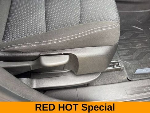 Used 2024 GMC Terrain SLE w/ Driver Convenience Package FWD image 40