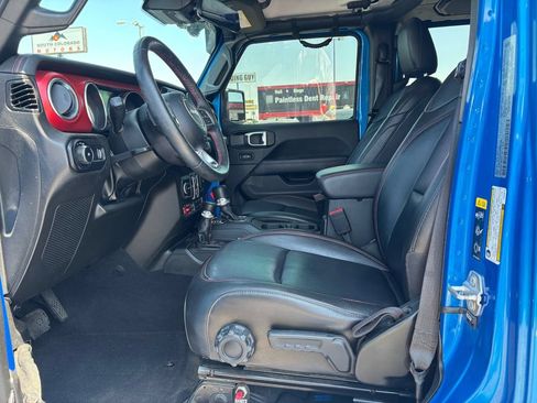 Used 2023 Jeep Wrangler Unlimited Rubicon w/ LED Lighting Group AWD/4WD image 11