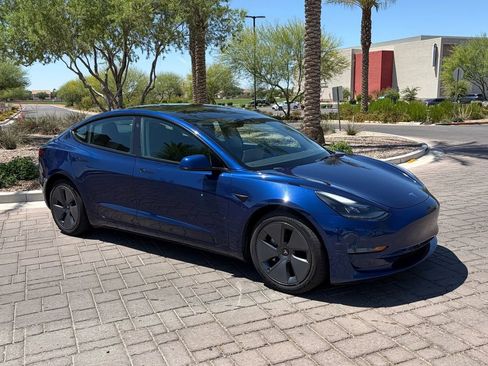 Used 2023 Tesla Model 3 Standard Range RWD image 1