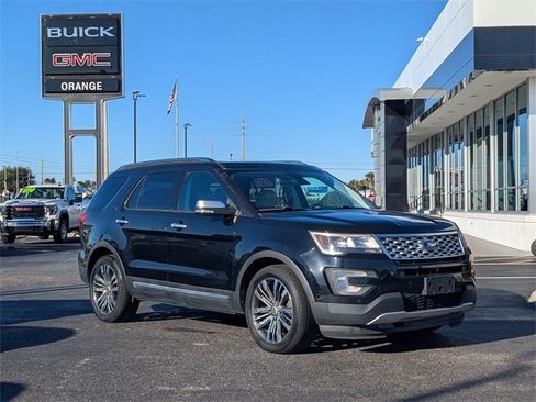 Used 2017 Ford Explorer Platinum image 2