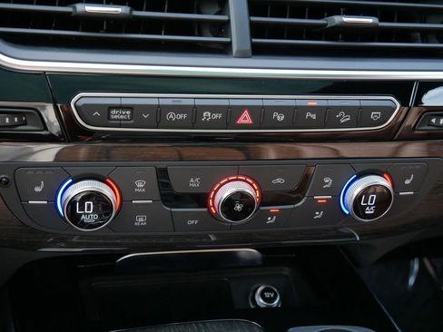 Used 2019 Audi Q7 3.0T Premium Plus AWD/4WD image 26
