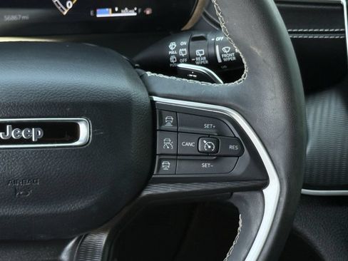 Used 2025 Jeep Grand Cherokee L Altitude AWD/4WD image 14