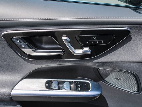 Used 2025 Mercedes-Benz GLC 300 image 18
