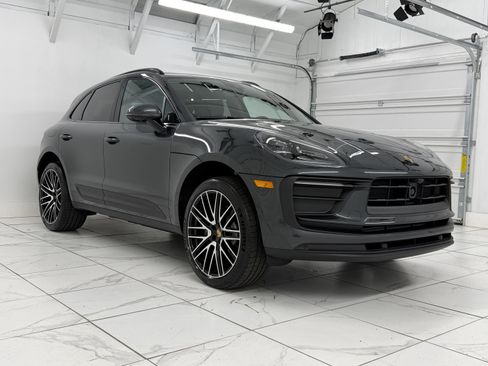 Certified 2026 Porsche Macan AWD/4WD image 10